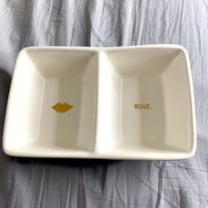 Rae Dunn Muah Kiss trinket holder dish 💋 😘 💋 💋💋✨✨✨
